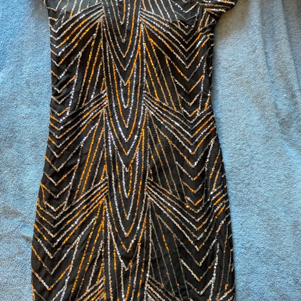 Elegant Black and Gold Women's Dress size M